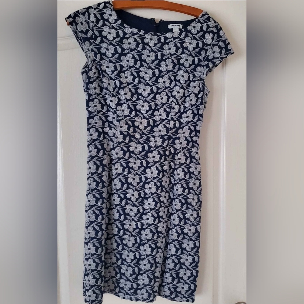 Old Navy Sheath Dress Navy/White Raised Floral Embroidered Lined Women Sz 4
